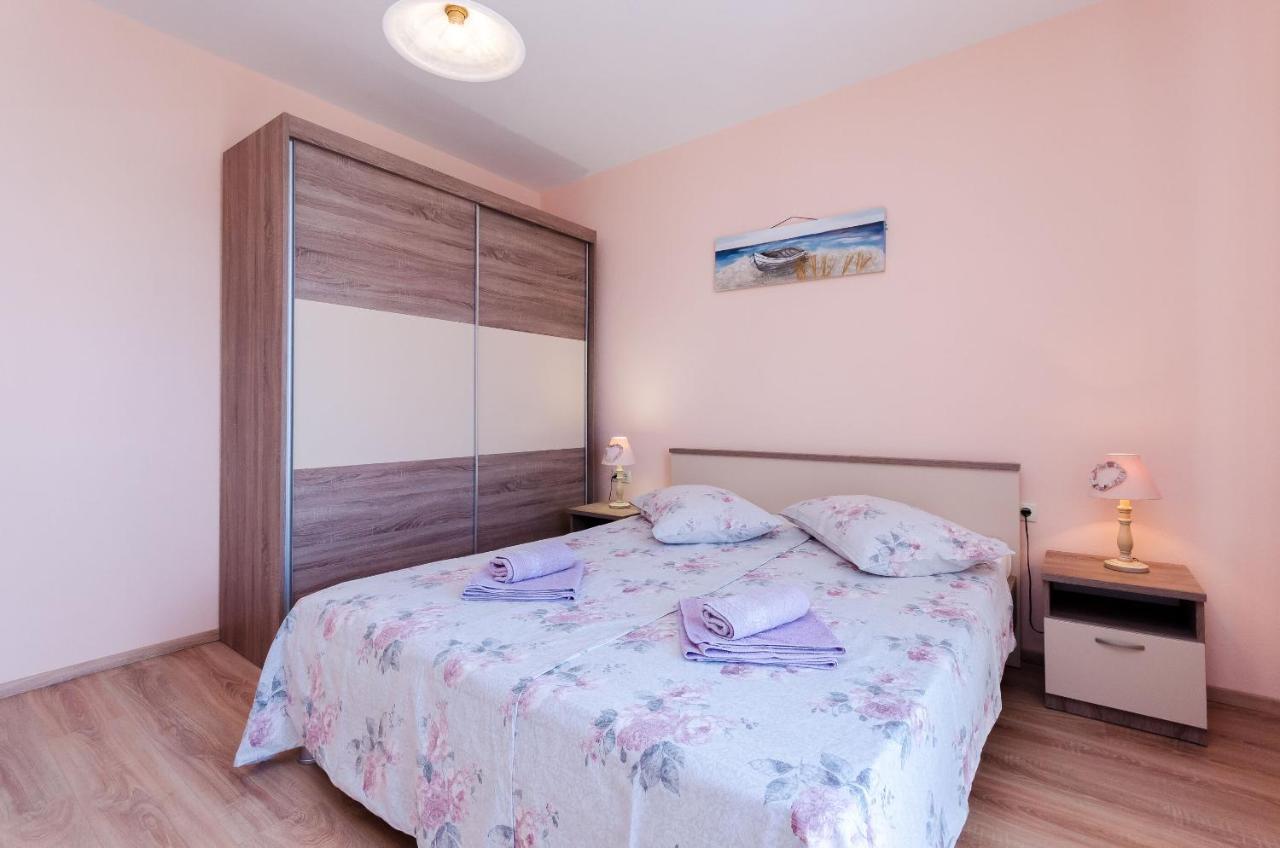 Apartments Marijana Banjol ภายนอก รูปภาพ