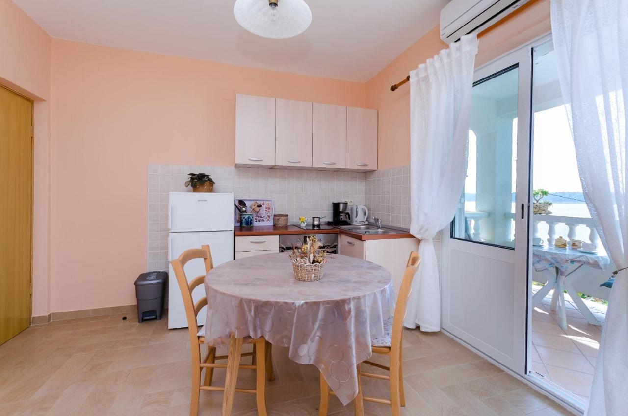 Apartments Marijana Banjol ภายนอก รูปภาพ