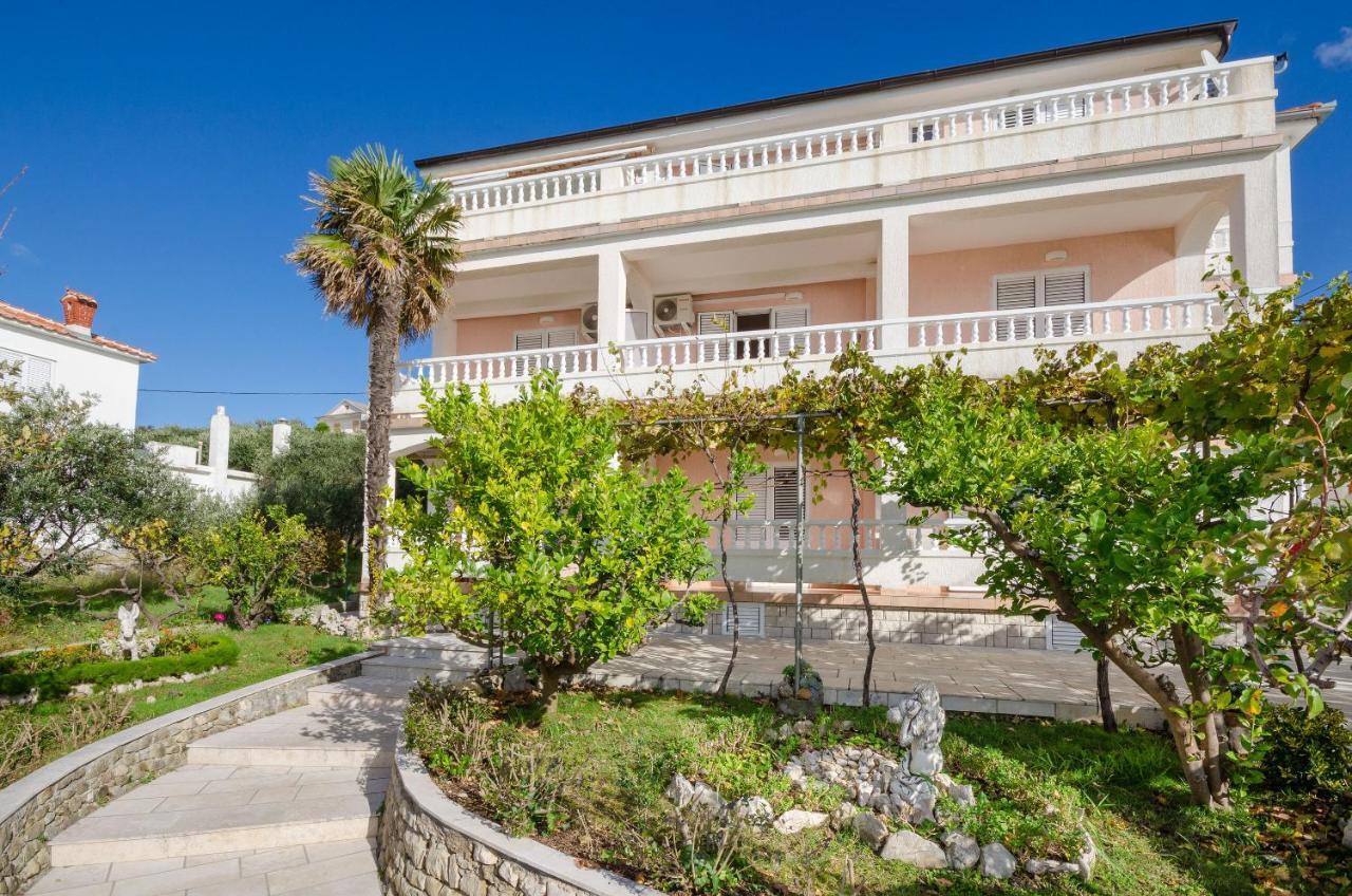 Apartments Marijana Banjol ภายนอก รูปภาพ