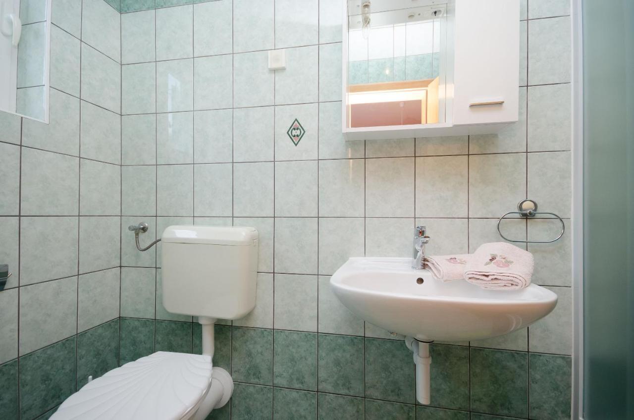 Apartments Marijana Banjol ภายนอก รูปภาพ