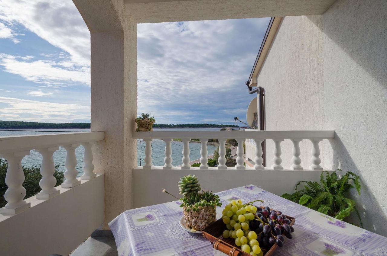 Apartments Marijana Banjol ภายนอก รูปภาพ