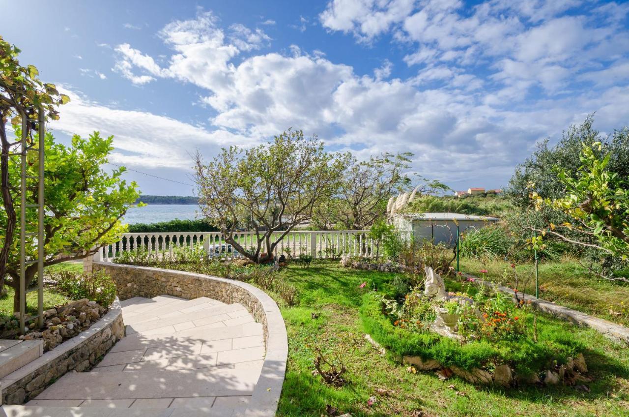 Apartments Marijana Banjol ภายนอก รูปภาพ