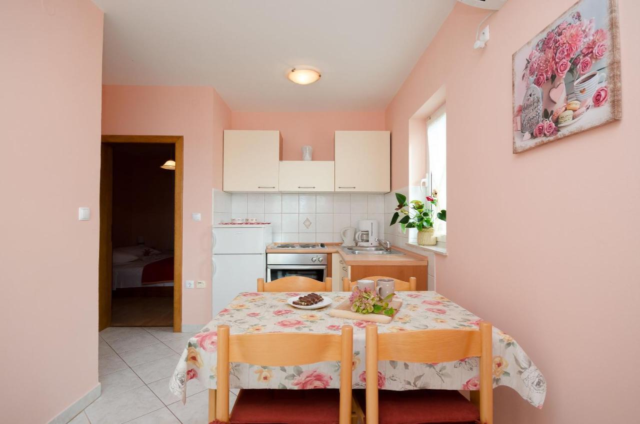Apartments Marijana Banjol ภายนอก รูปภาพ